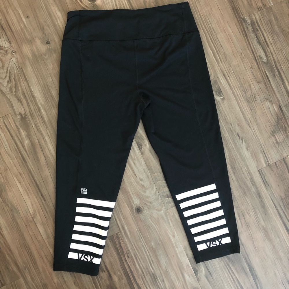 SOLD Victoria’s Secret Knockout cropped legging